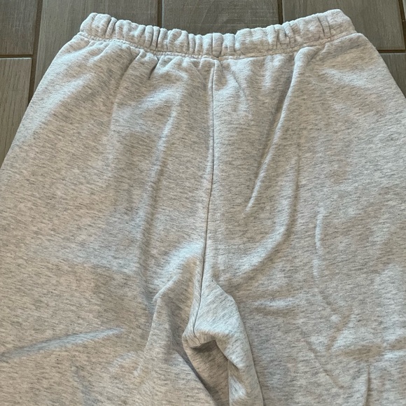 Women’s Skims grey sweatpants size medium - Picture 5 of 7